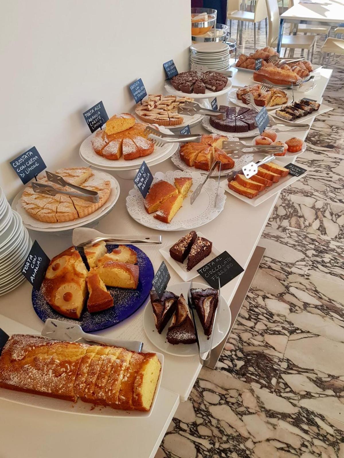 Hotel Metropol 페자로 외부 사진