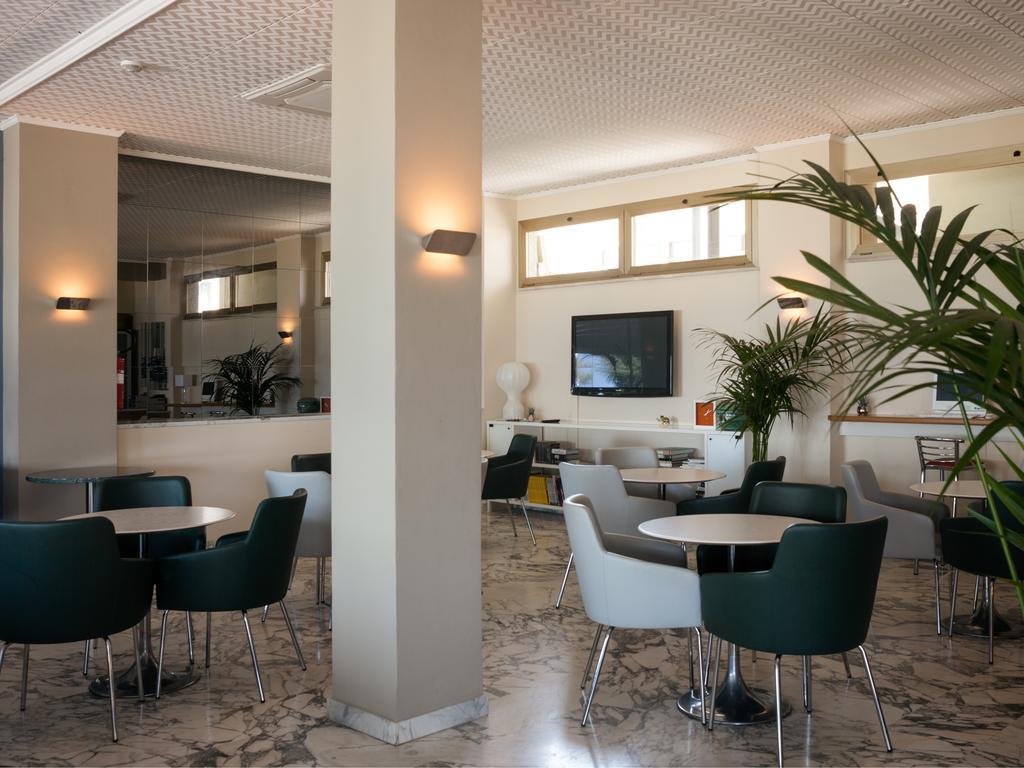 Hotel Metropol 페자로 외부 사진